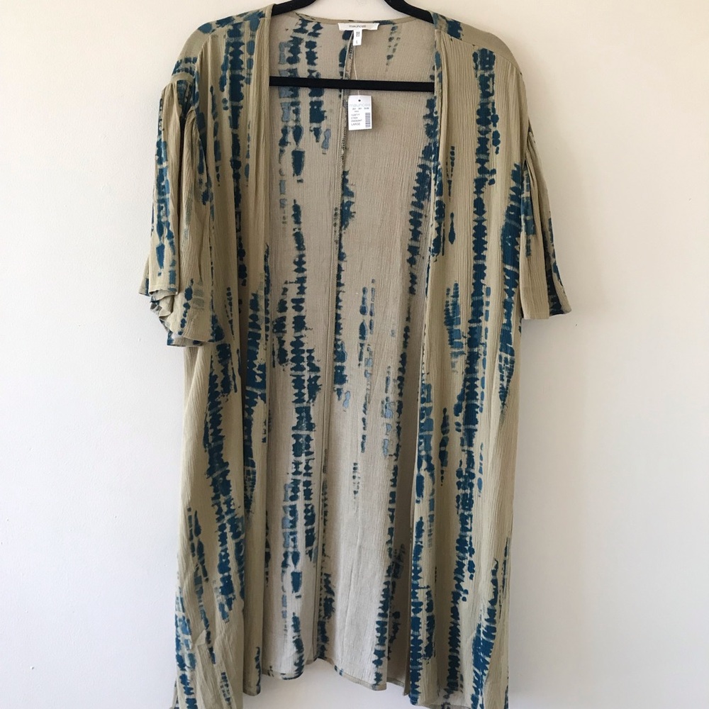 Maurices Tie Dye Flutter Sleeve Open Kimono, NWT - Picture 2 of 10
